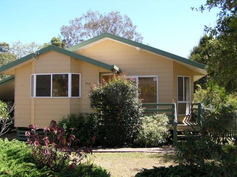 67 Scotts Road, Macleay Island QLD 4184