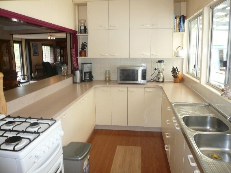 10 Hastings Terrace, Macleay Island QLD 4184