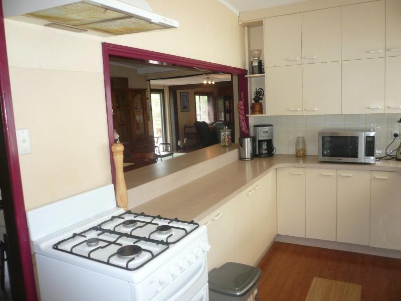 10 Hastings Terrace, Macleay Island QLD 4184