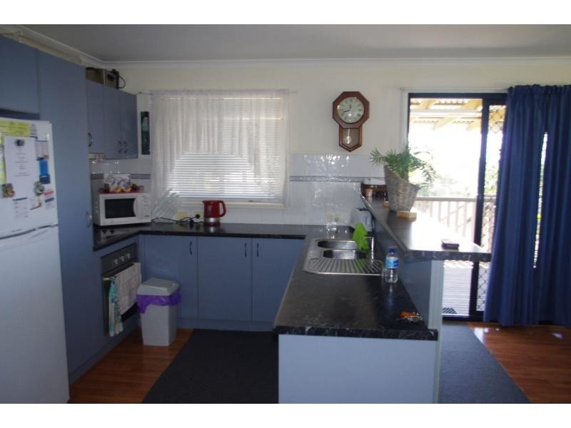 7 Koonwarra Parade, Macleay Island QLD 4184