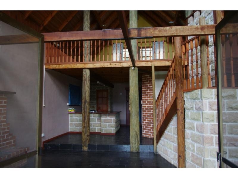 34 Kooberry Street, Macleay Island QLD 4184