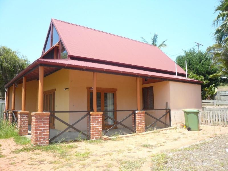 34 Kooberry Street, Macleay Island QLD 4184