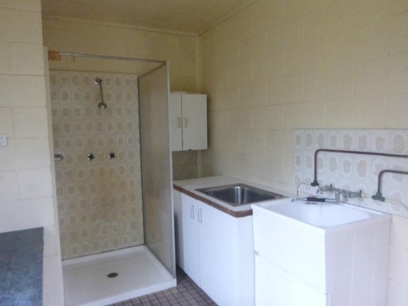 28 High Central Road, Macleay Island QLD 4184