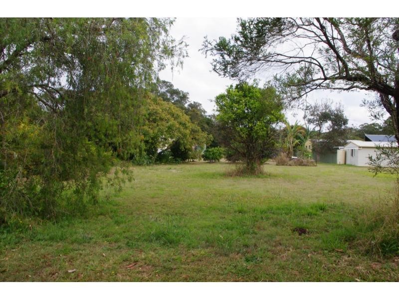 4 Nina Street, Karragarra Island QLD 4184