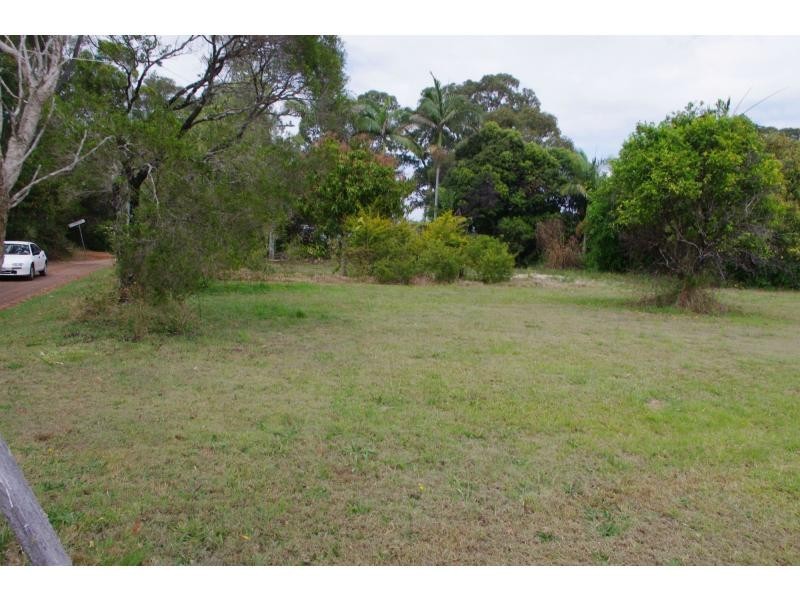 4 Nina Street, Karragarra Island QLD 4184