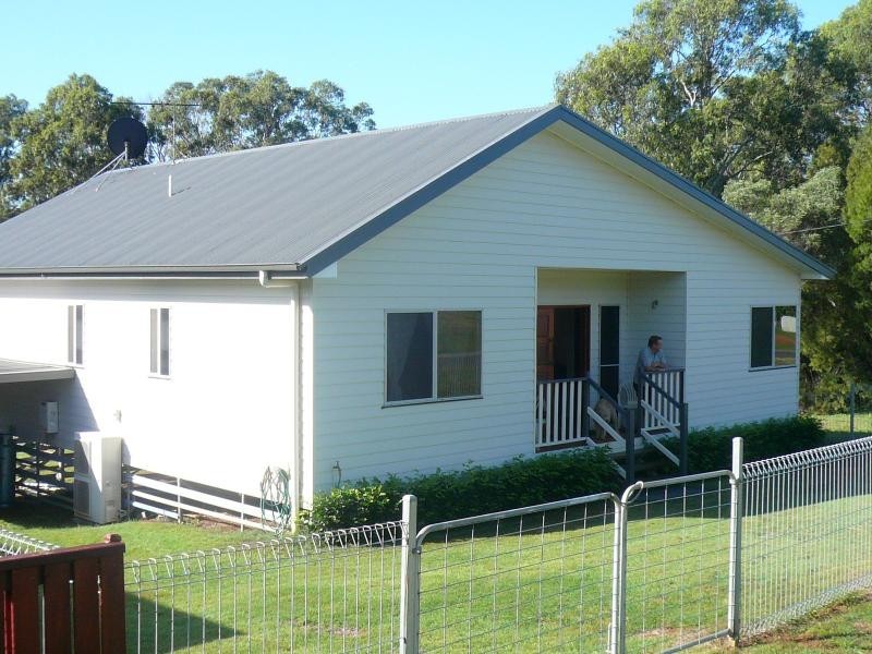 19 Francis Road, Macleay Island QLD 4184