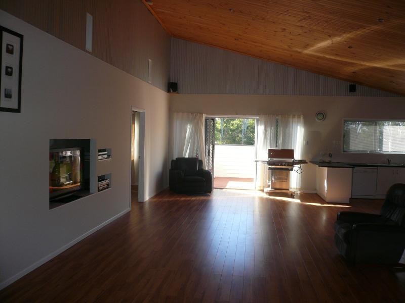 19 Francis Road, Macleay Island QLD 4184