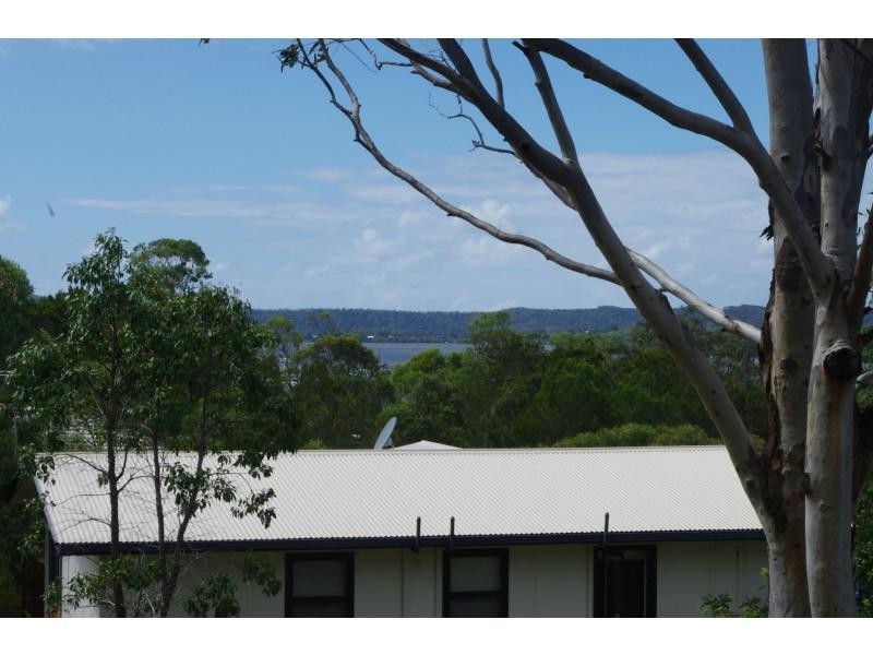 35 Scarborough Terrace, Macleay Island QLD 4184