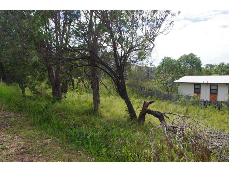35 Scarborough Terrace, Macleay Island QLD 4184