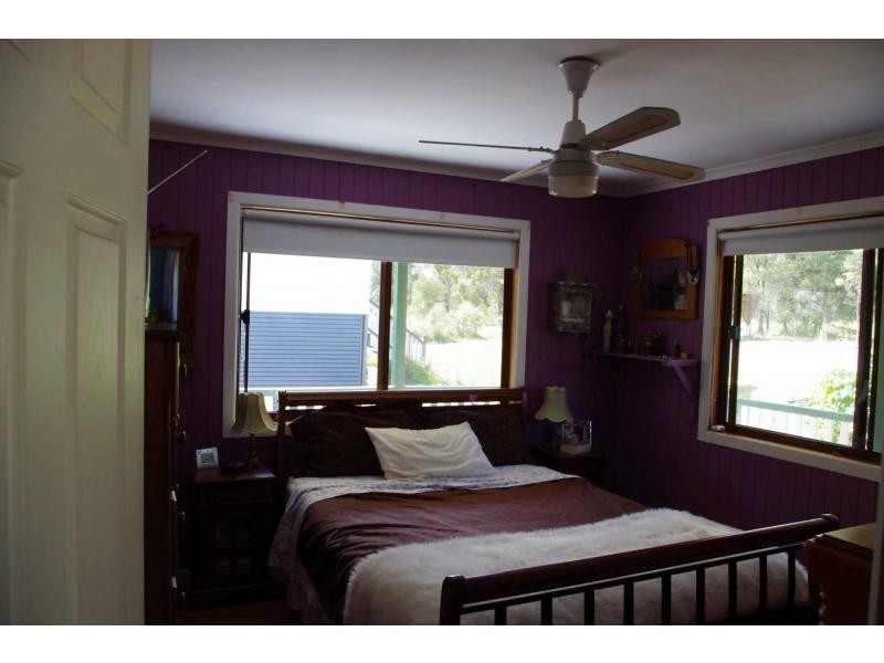 22 Calm Waters Crescent, Macleay Island QLD 4184