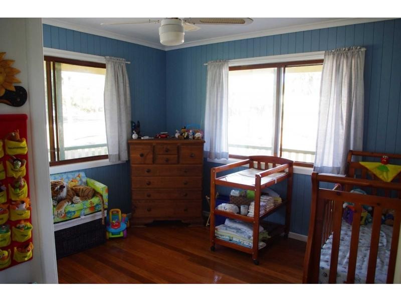 22 Calm Waters Crescent, Macleay Island QLD 4184