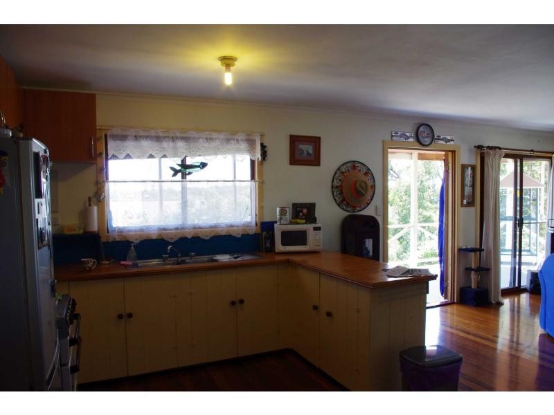 22 Calm Waters Crescent, Macleay Island QLD 4184