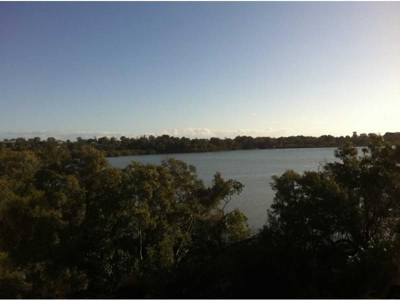 22 Calm Waters Crescent, Macleay Island QLD 4184