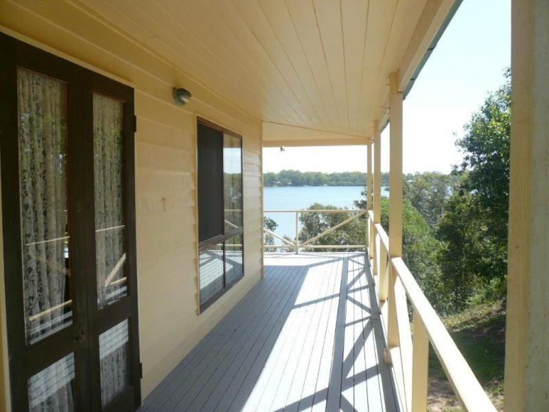 22 Calm Waters Crescent, Macleay Island QLD 4184