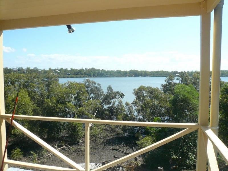 22 Calm Waters Crescent, Macleay Island QLD 4184