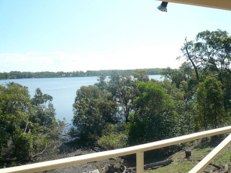 22 Calm Waters Crescent, Macleay Island QLD 4184