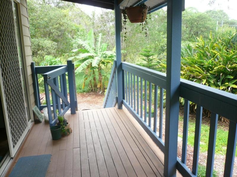 8 Rainbow Avenue, Macleay Island QLD 4184