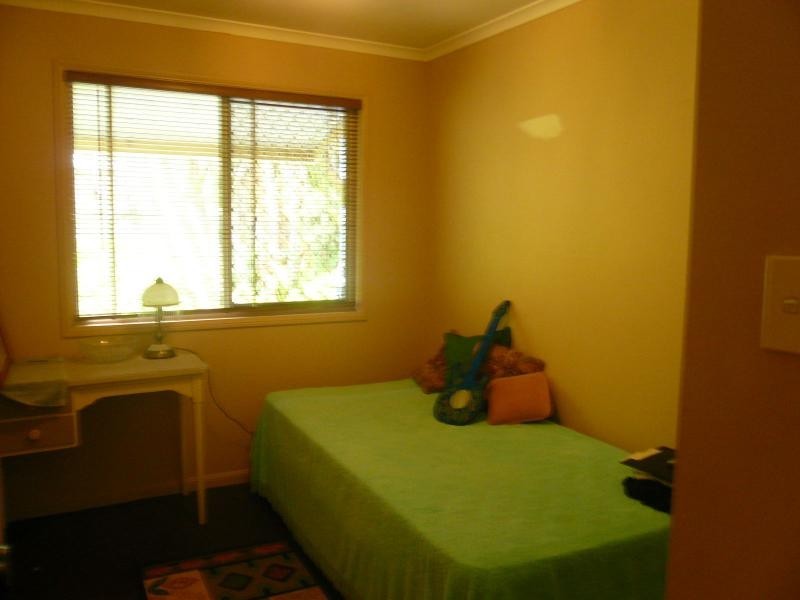 8 Rainbow Avenue, Macleay Island QLD 4184