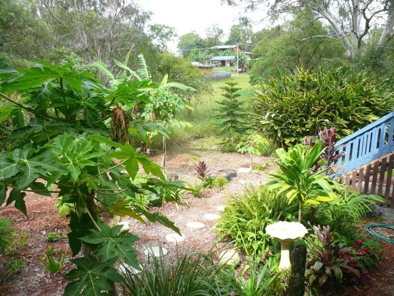 8 Rainbow Avenue, Macleay Island QLD 4184