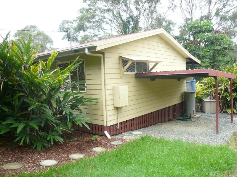 8 Rainbow Avenue, Macleay Island QLD 4184