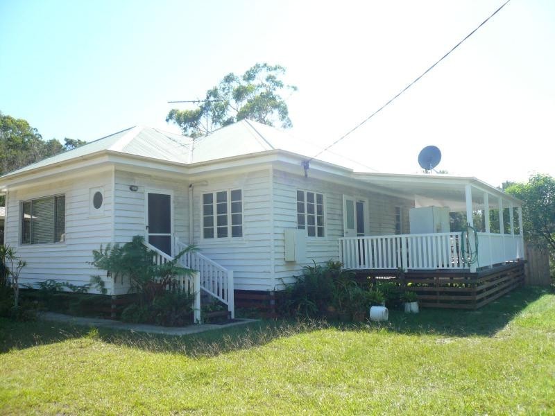 17 Mawson Street, Macleay Island QLD 4184