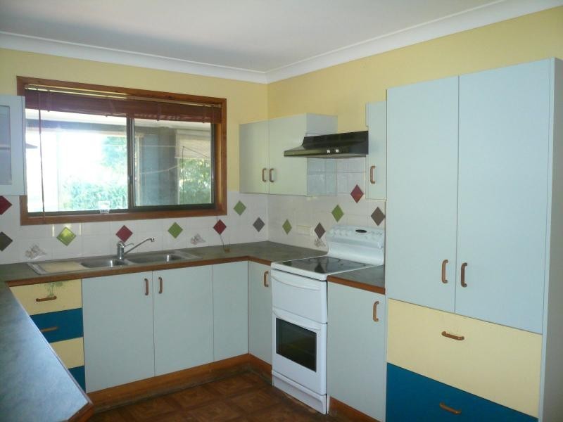 30 Vine Street, Macleay Island QLD 4184