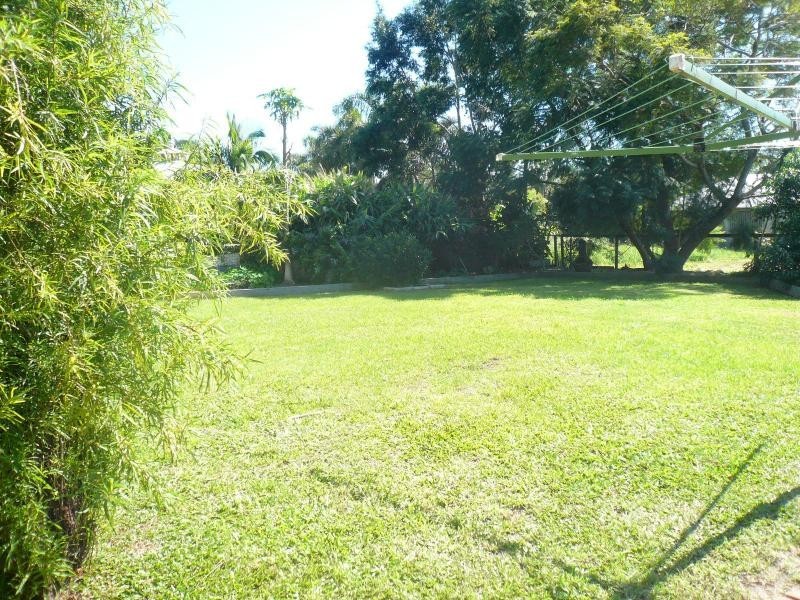 30 Vine Street, Macleay Island QLD 4184