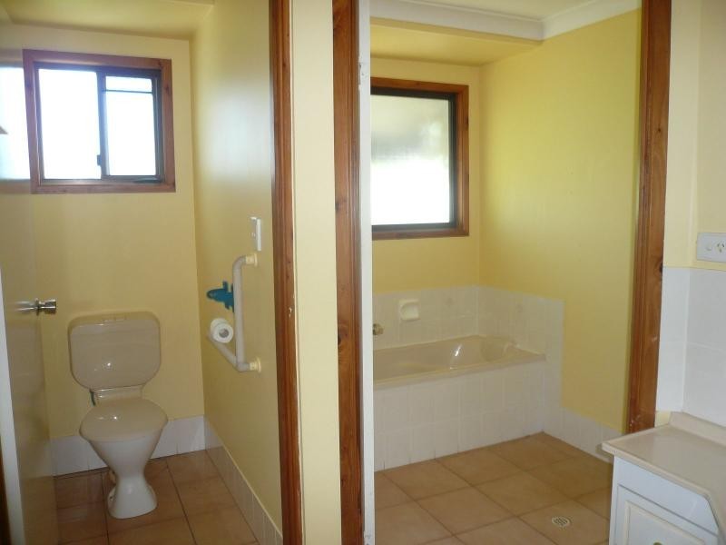 30 Vine Street, Macleay Island QLD 4184