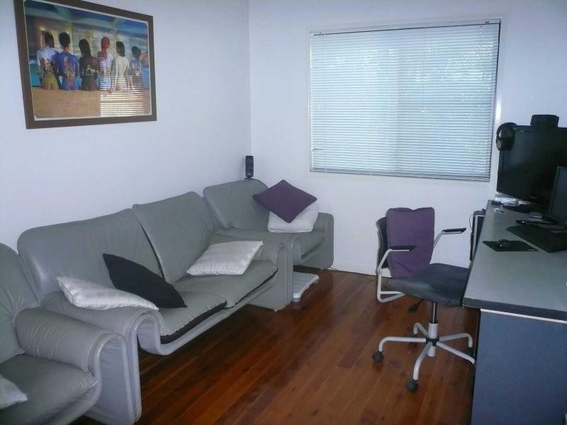 8 Cowes Street, Macleay Island QLD 4184