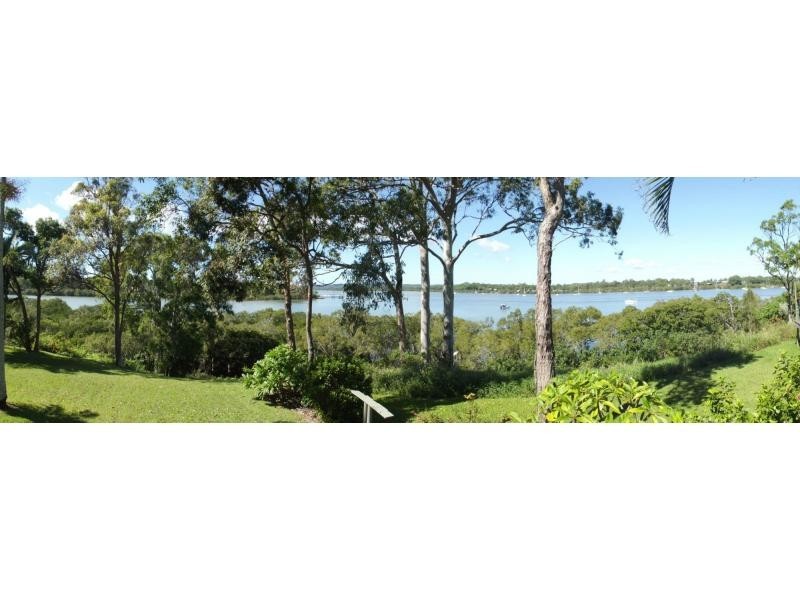 8 Cowes Street, Macleay Island QLD 4184