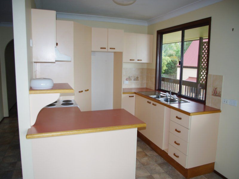 4 Koonwarra Parade, Macleay Island QLD 4184