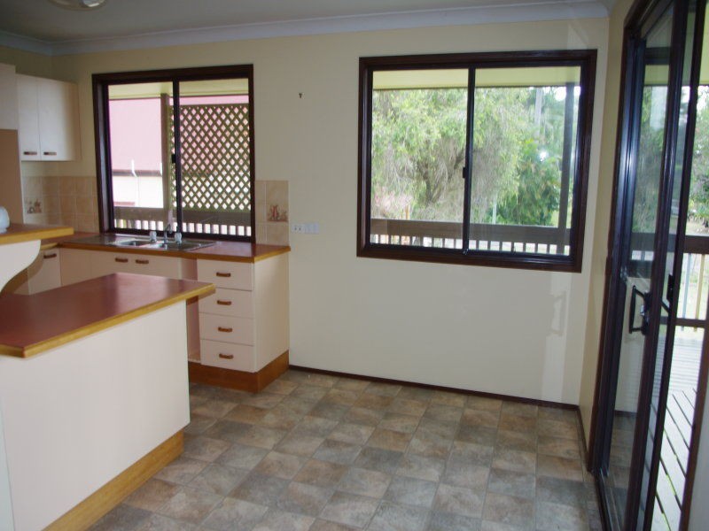 4 Koonwarra Parade, Macleay Island QLD 4184