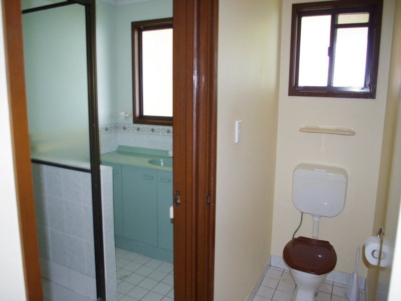 4 Koonwarra Parade, Macleay Island QLD 4184