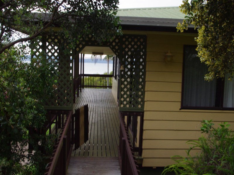 4 Koonwarra Parade, Macleay Island QLD 4184