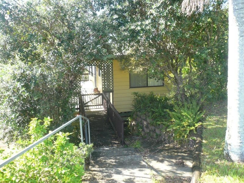 4 Koonwarra Parade, Macleay Island QLD 4184
