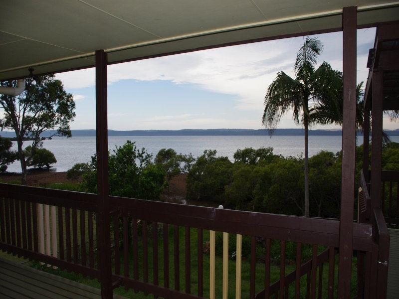 4 Koonwarra Parade, Macleay Island QLD 4184