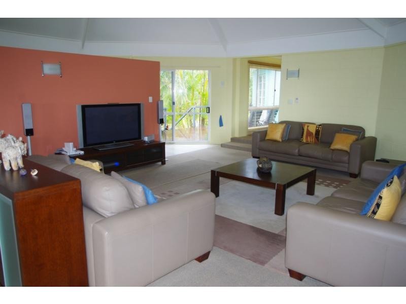 76 Beelong Street, Macleay Island QLD 4184