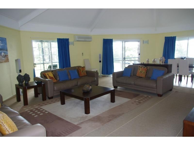 76 Beelong Street, Macleay Island QLD 4184