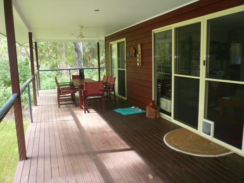 6 Kooberry Street, Macleay Island QLD 4184