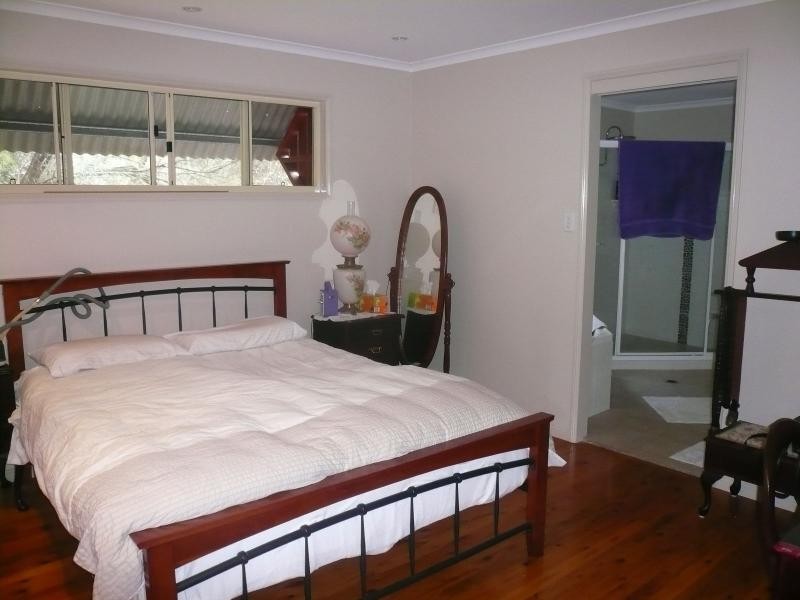 6 Kooberry Street, Macleay Island QLD 4184