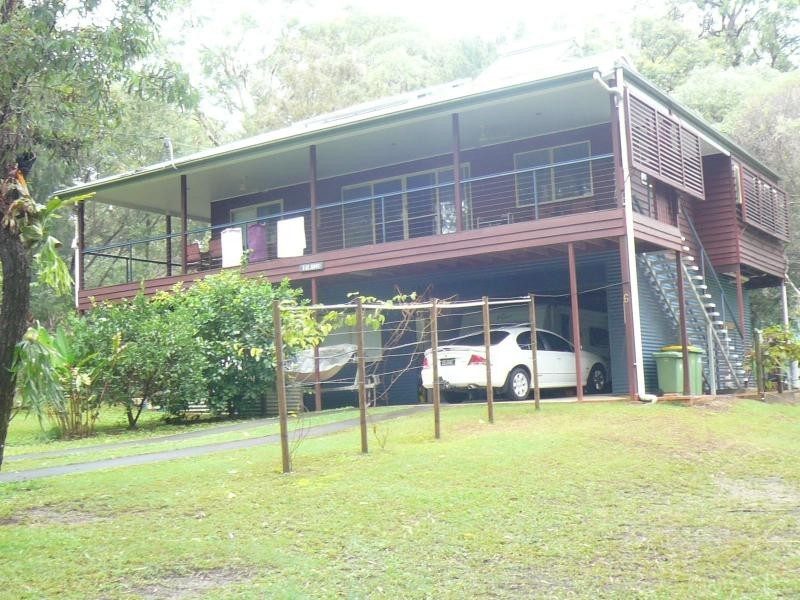 6 Kooberry Street, Macleay Island QLD 4184