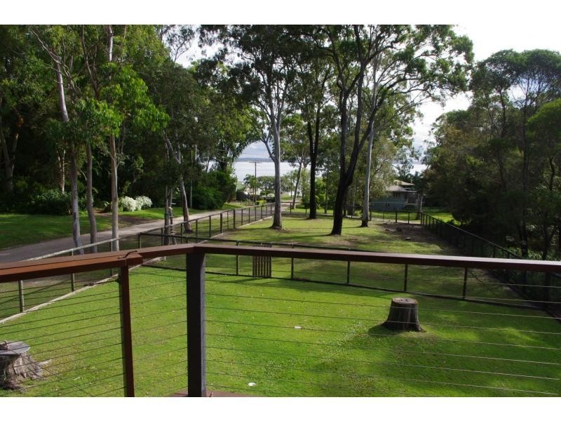 1 Dinjerra Street, Macleay Island QLD 4184