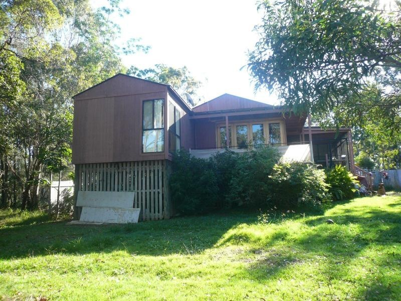 12 Ray Street, Macleay Island QLD 4184