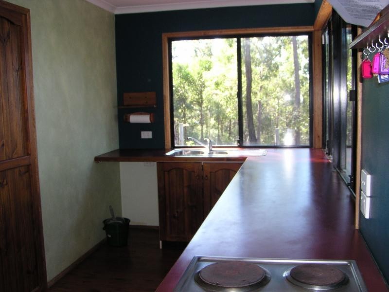 12 Ray Street, Macleay Island QLD 4184