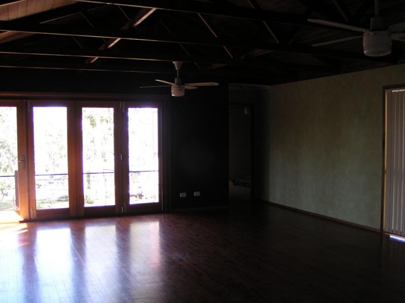 12 Ray Street, Macleay Island QLD 4184