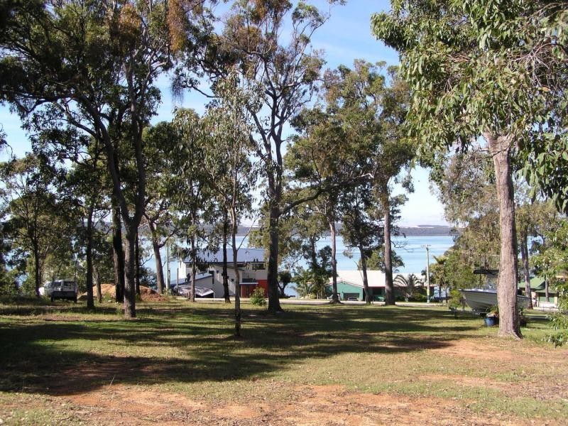 12 Ray Street, Macleay Island QLD 4184