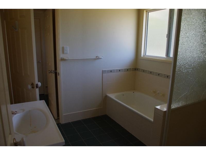 15 Camena Street, Macleay Island QLD 4184