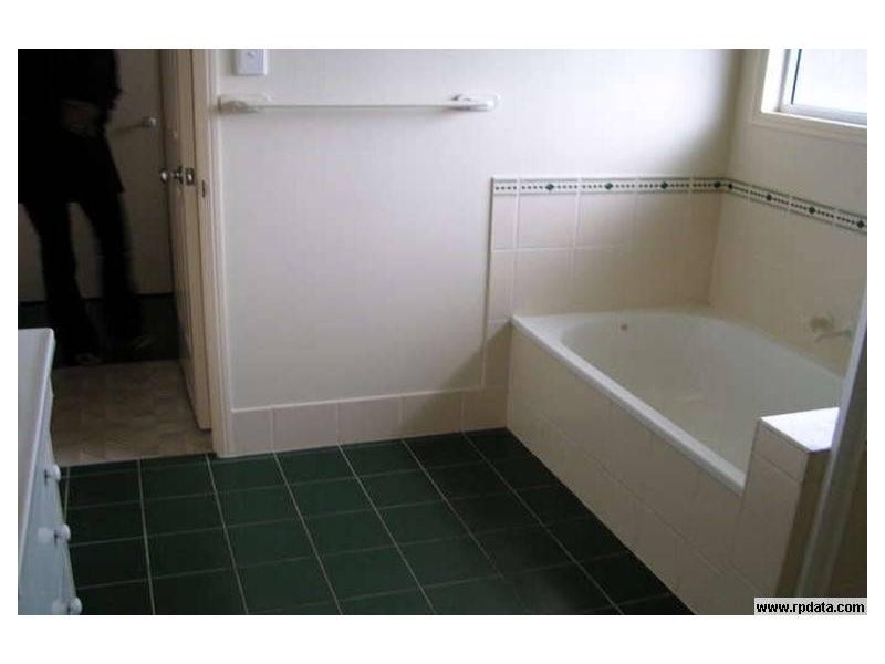 15 Camena Street, Macleay Island QLD 4184