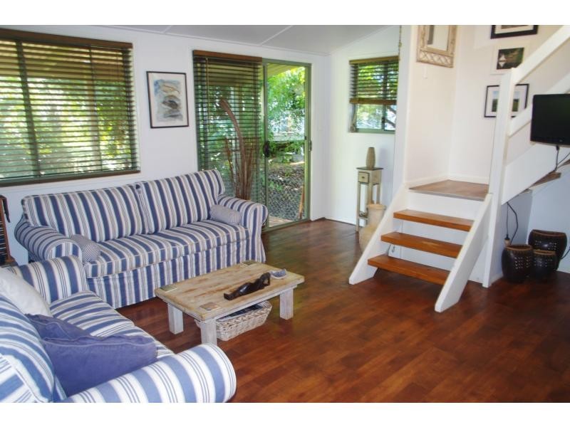 92 Treasure Island Avenue, Karragarra Island QLD 4184