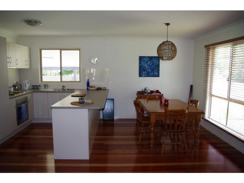 10 Ore Street, Macleay Island QLD 4184